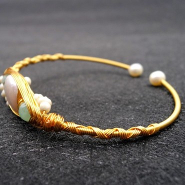 baroque pearl bracelet
