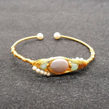 baroque pearl bracelet