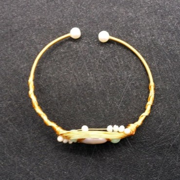 baroque pearl bracelet