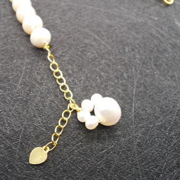 Cat-Pad Pearl Bracelet