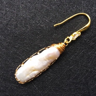 Long Logo Baroque Ear Hook