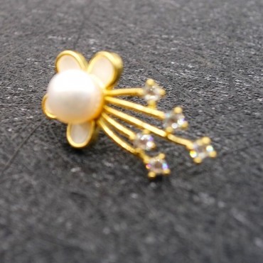 Flower Shape Pearl shell Earring