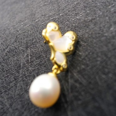 AB Type Pearl shell Butterfly Pearl Stud Earring
