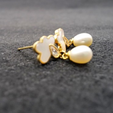 Rainy Symbol Pearl shell Stud Earring