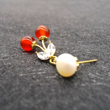 Cherry Agate Pearl Stud Earring
