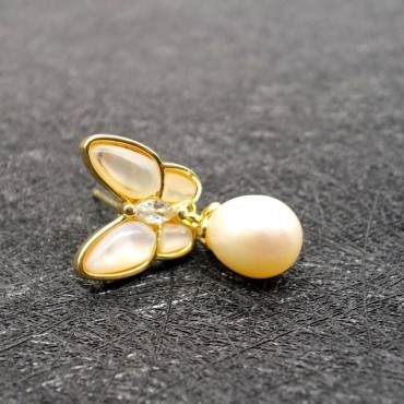Butterfly Pearl shell Stud Earring