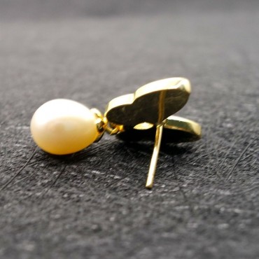 Butterfly Pearl shell Stud Earring