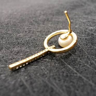 Circled Design Micro Insert Pearl Stud Earring