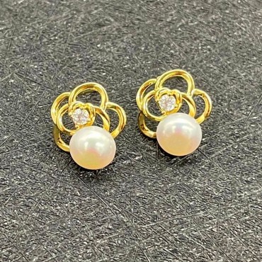 Hollow Art Camelia Collection Pearl Stud Earring