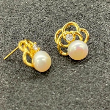 Hollow Art Camelia Collection Pearl Stud Earring