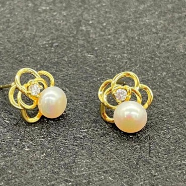 Hollow Art Camelia Collection Pearl Stud Earring