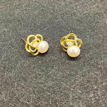 Hollow Art Camelia Collection Pearl Stud Earring