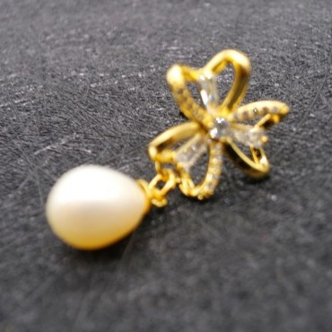 Micro Insert Trefoil Mosaic Stud Earring