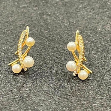 Golden Three In One Pearl Stud Earring