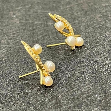 Golden Three In One Pearl Stud Earring