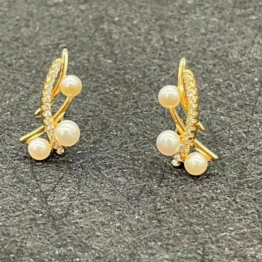 Golden Three In One Pearl Stud Earring