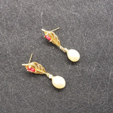 Red Cubic Zircon Peacock Feather Design Pearl Stud Earring