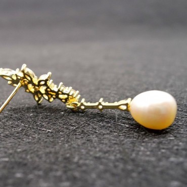 Long Section Flower Shape Zircon Pearl Stud Earring