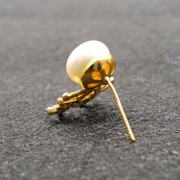 Micro Insert Deer Design Pearl Stud Earring