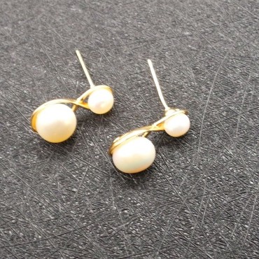 Dual Design Pearl Stud Earring
