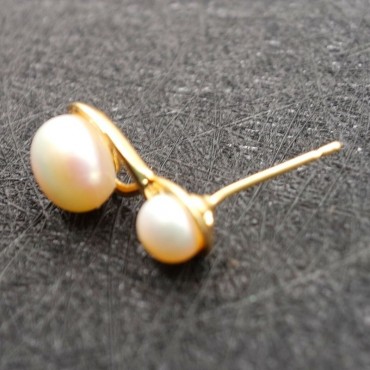 Dual Design Pearl Stud Earring
