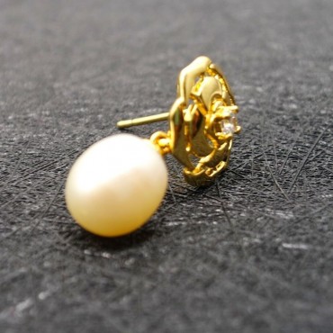 Gold Hollow Art Flower Stud Earring