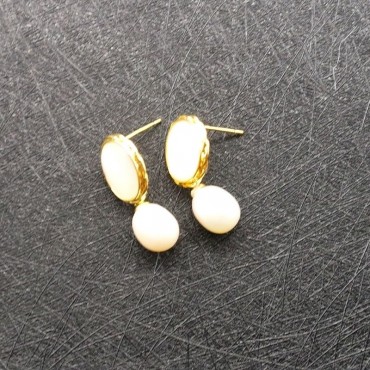 Retro Opal Pearl Stud Earring