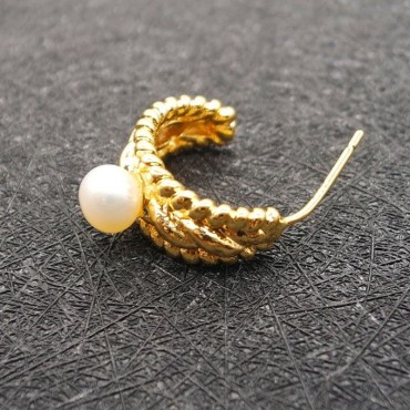 Letter C Braided Pearl Stud Earring