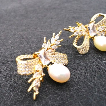 Zircon Inlay Butterfly Design Pearl Stud Earrings