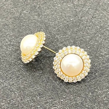 Micro Insert Circled Design Pearl Stud Earring