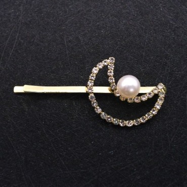 moon shape pearl Hair Clip