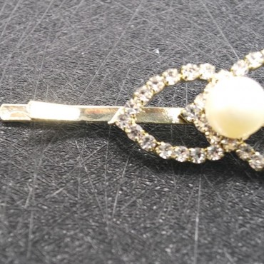 leaf shape pearl Hair Clip