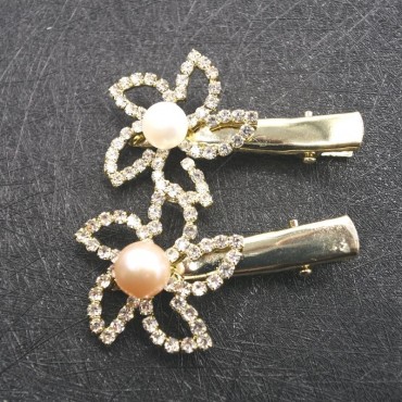Small flower pearl hair clip