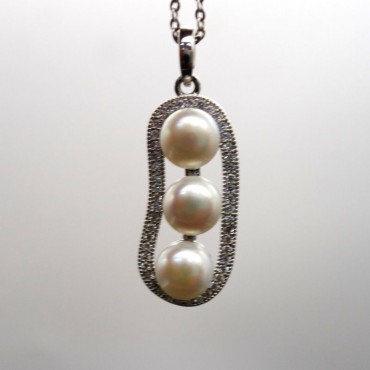 Silver Pea Pearl Pendant Necklace