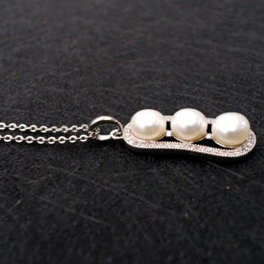 Silver Pea Pearl Pendant Necklace