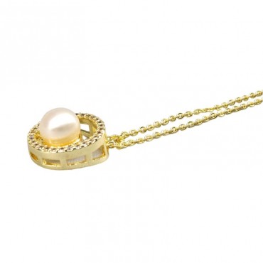 Gold Circled Pearl pendant Necklace