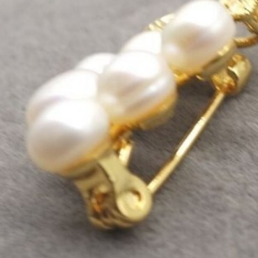 grape design pearl pendant necklace