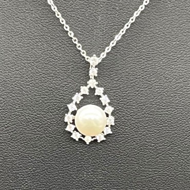 water drop shape pearl pendant necklace