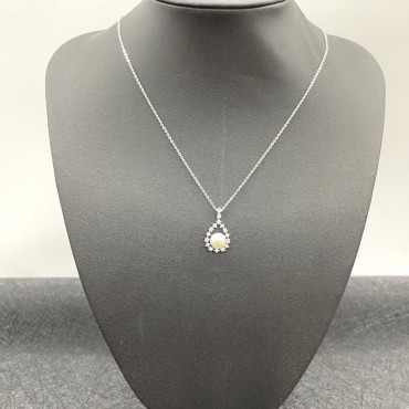 water drop shape pearl pendant necklace