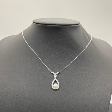 Silver Drop Shape Design Pearl Pendant Necklace