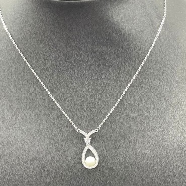 Silver Drop Shape Design Pearl Pendant Necklace