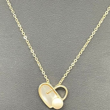 Love Shape Pearl shell Hollow Art Pearl Pendant Necklace