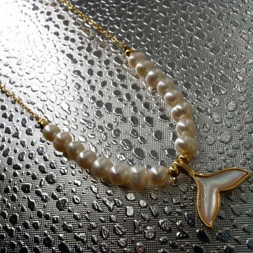 fishtail shape Pearl shell pendant pearl necklace