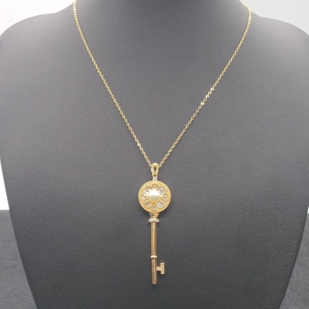 Key Design Pearl shell Pearl Pendant Necklace