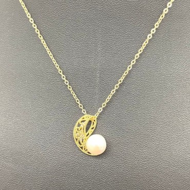 Hollow Art Note Design Pearl Pendant Necklace